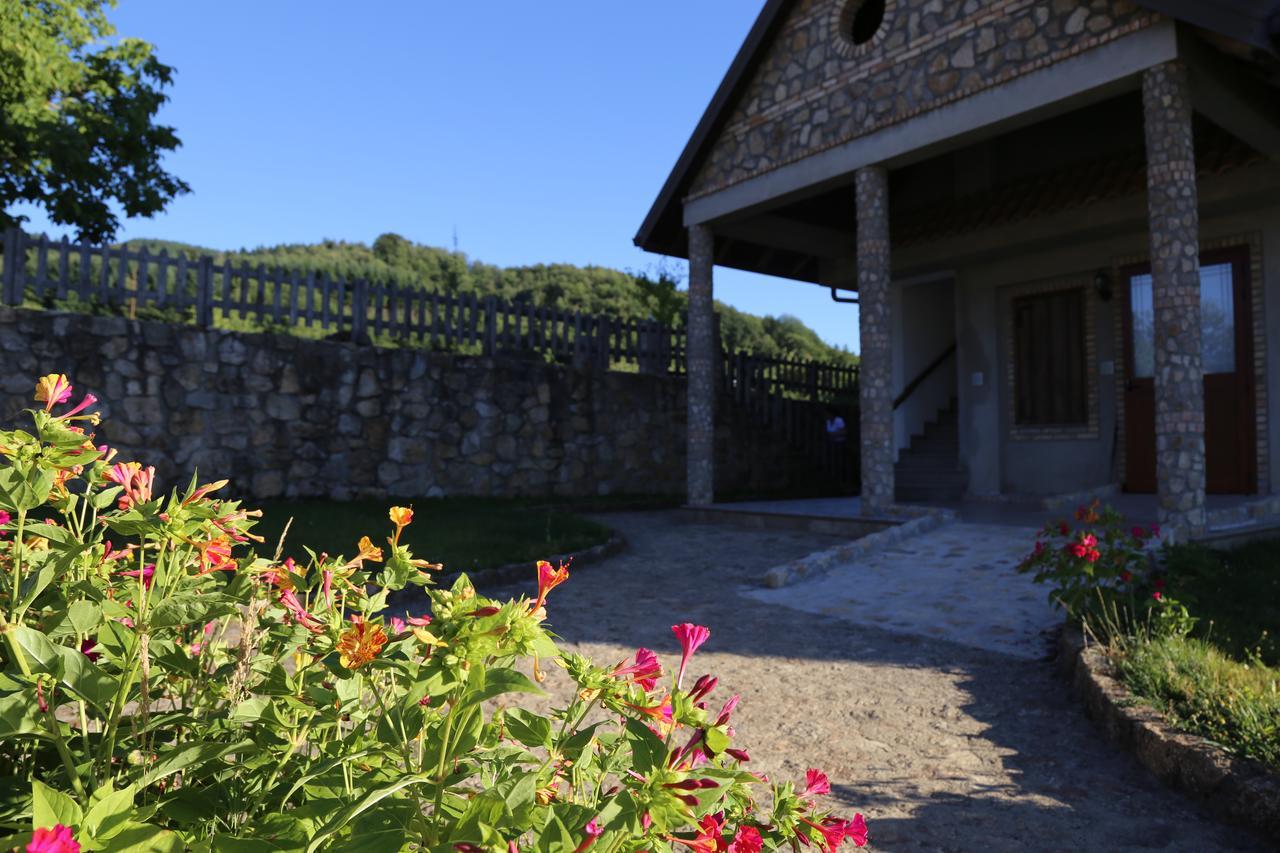 Agriturismo Pirara Sant'Angelo  Exterior foto